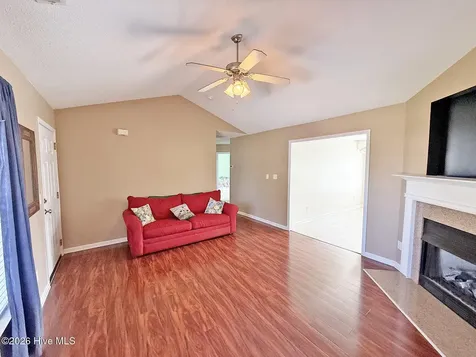 4901 N Hampton Drive SE Southport NC 28461