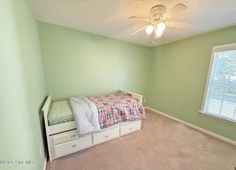 4901 N Hampton Drive SE Southport NC 28461