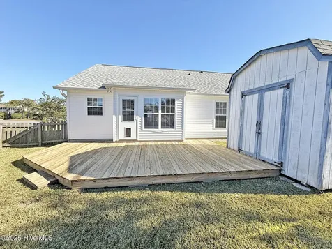 4901 N Hampton Drive SE Southport NC 28461