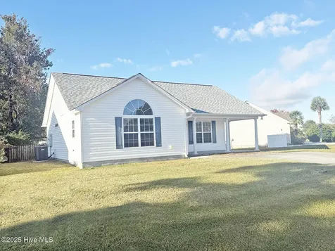 4901 N Hampton Drive SE Southport NC 28461