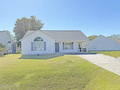 4901 N Hampton Drive SE Southport NC 28461