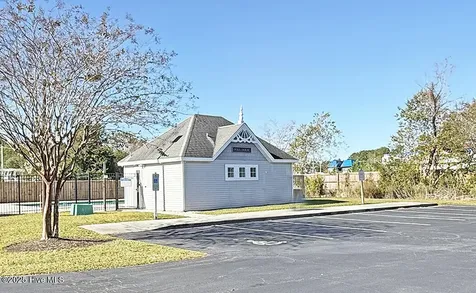 4901 N Hampton Drive SE Southport NC 28461