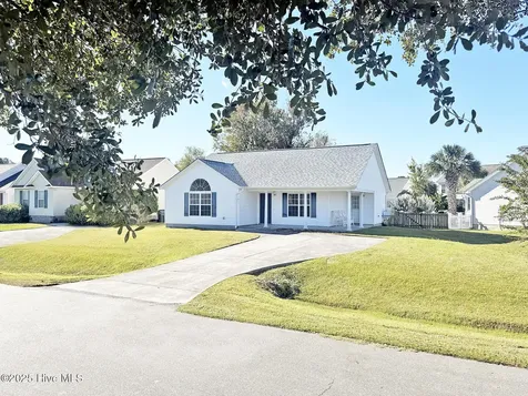 4901 N Hampton Drive SE Southport NC 28461
