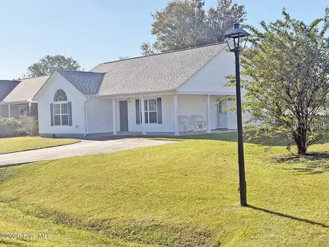 4901 N Hampton Drive SE Southport NC 28461