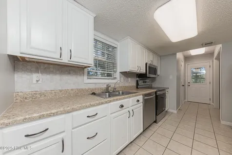 353 Potters Hill Road Richlands NC 28574