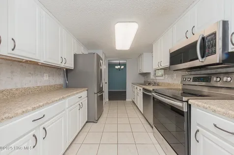 353 Potters Hill Road Richlands NC 28574