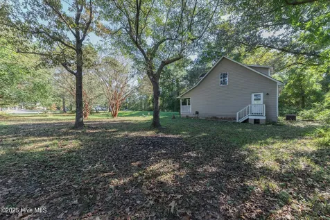 353 Potters Hill Road Richlands NC 28574