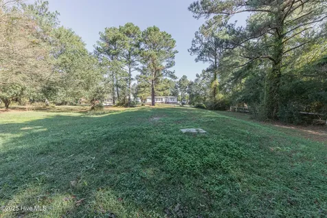 353 Potters Hill Road Richlands NC 28574