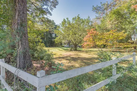 353 Potters Hill Road Richlands NC 28574