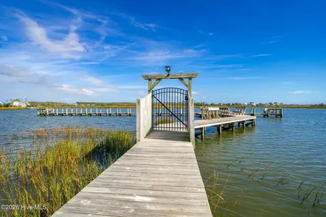 1823 Olde Farm Road Morehead City NC 28557