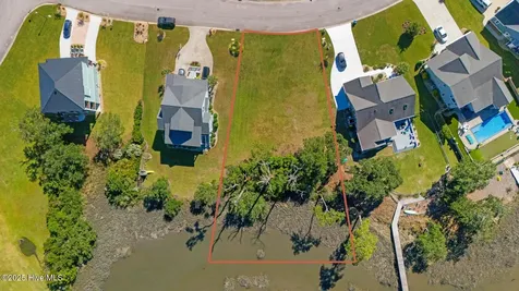 1823 Olde Farm Road Morehead City NC 28557