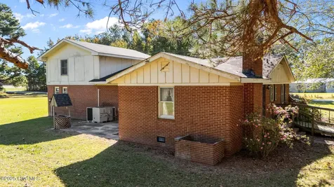 2933 Sound Side Road Columbia NC 27925