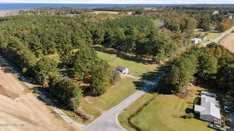 2933 Sound Side Road Columbia NC 27925