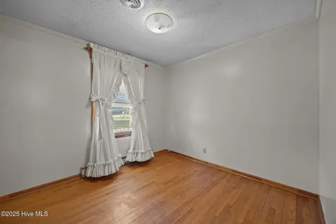 2933 Sound Side Road Columbia NC 27925