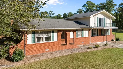 2933 Sound Side Road Columbia NC 27925