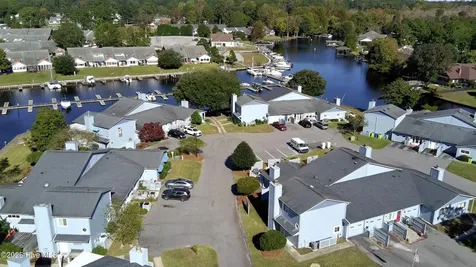 32 Harbour Walk New Bern NC 28562