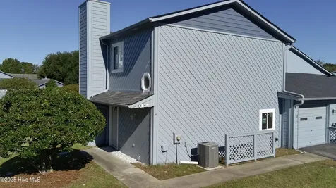 32 Harbour Walk New Bern NC 28562