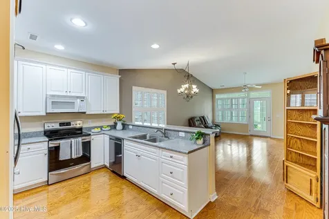 5158 Elton Drive SE Southport NC 28461