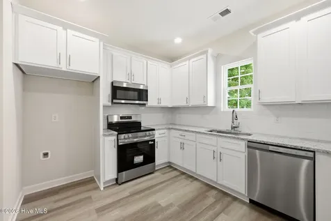 2904 Moore Avenue New Bern NC 28562