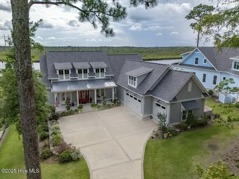 3623 White Cliffs Drive Castle Hayne NC 28429