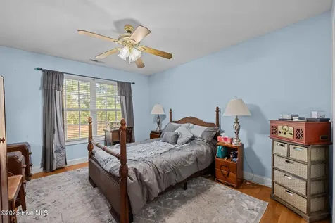 1207 Pelican Drive New Bern NC 28560