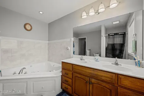 1207 Pelican Drive New Bern NC 28560