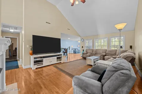 1207 Pelican Drive New Bern NC 28560