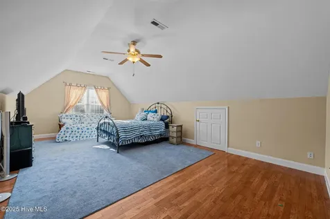 1207 Pelican Drive New Bern NC 28560