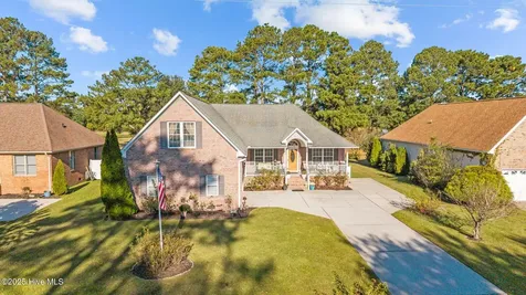 1207 Pelican Drive New Bern NC 28560