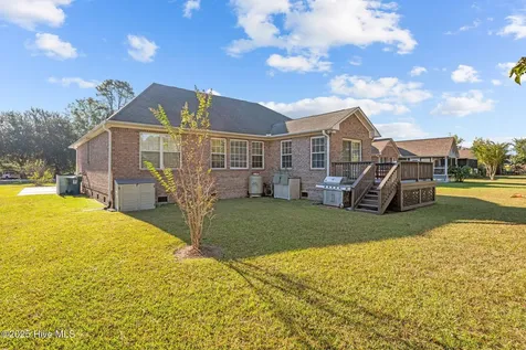 1207 Pelican Drive New Bern NC 28560