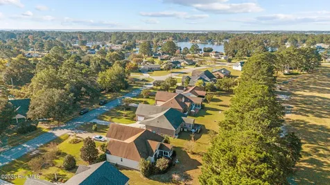 1207 Pelican Drive New Bern NC 28560