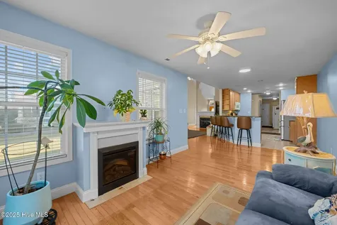 1207 Pelican Drive New Bern NC 28560