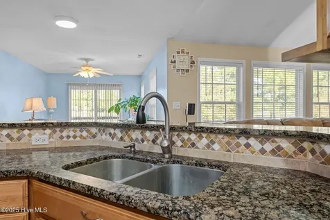 1207 Pelican Drive New Bern NC 28560