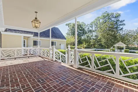 1946 S Live Oak Parkway Wilmington NC 28403