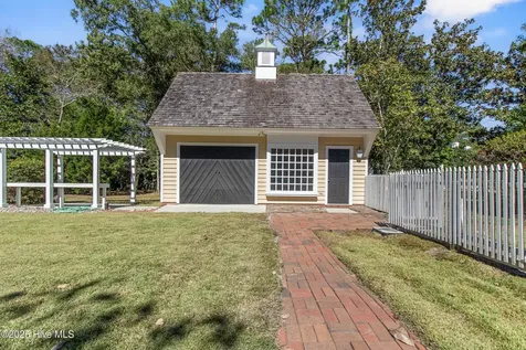 1946 S Live Oak Parkway Wilmington NC 28403
