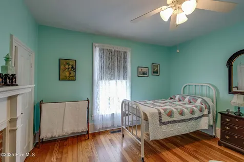 414 E 2nd Street Washington NC 27889