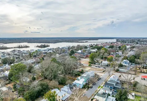 414 E 2nd Street Washington NC 27889