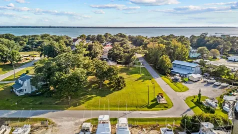203 Pensacola Avenue Morehead City NC 28557