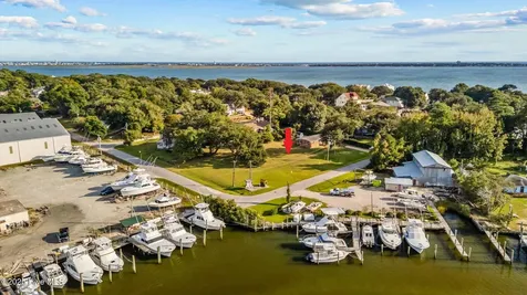 203 Pensacola Avenue Morehead City NC 28557