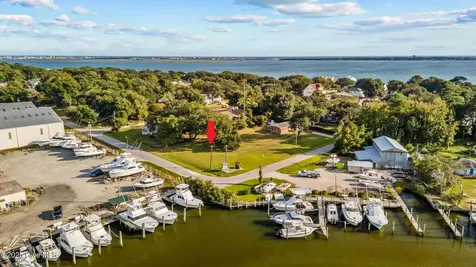 201 Pensacola Avenue Morehead City NC 28557