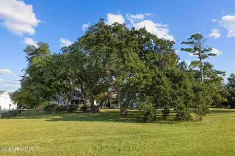 201 Pensacola Avenue Morehead City NC 28557