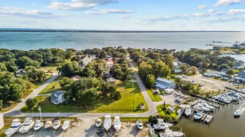 201 Pensacola Avenue Morehead City NC 28557