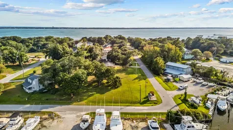 201 Pensacola Avenue Morehead City NC 28557