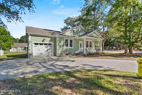 696 Folly Drive Bolivia NC 28422