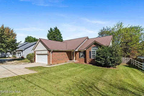 780 Wayside Road Raeford NC 28376