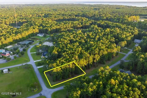 68 Wild Swan Lane Minnesott Beach NC 28510