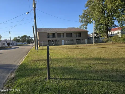 300 Maple Street N Ahoskie NC 27910