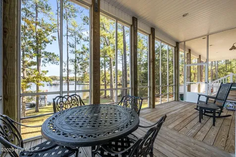 42 Lori Lane Oriental NC 28571