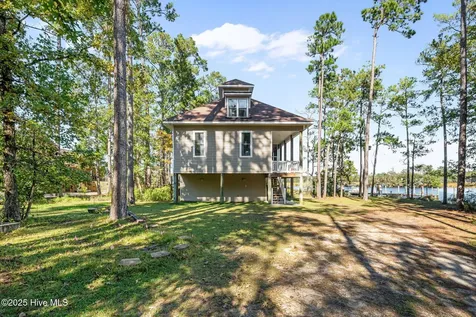 42 Lori Lane Oriental NC 28571