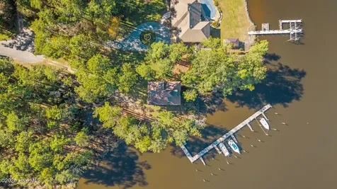 42 Lori Lane Oriental NC 28571